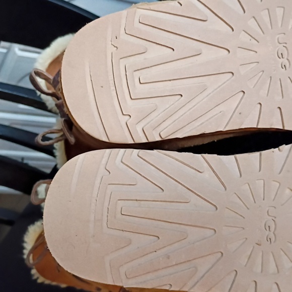 UGG GENEVIEVE BOWTRIMMED SUEDE BOOTS - Picture 13 of 16